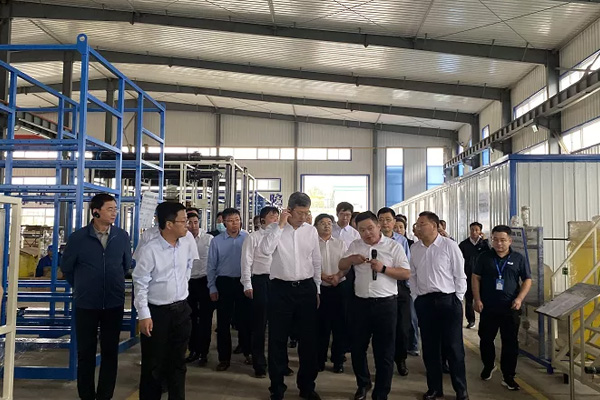 內(nèi)蒙古自治區(qū)黨委常委、通遼市委書記孟憲東攜考察團(tuán)到一諾環(huán)境考察指導(dǎo)